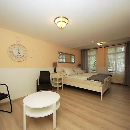 Liebezeit - Ehemals מלון