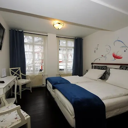 Liebezeit - Ehemals מלון