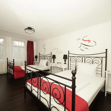 מלון Liebezeit - Ehemals דילנבורג